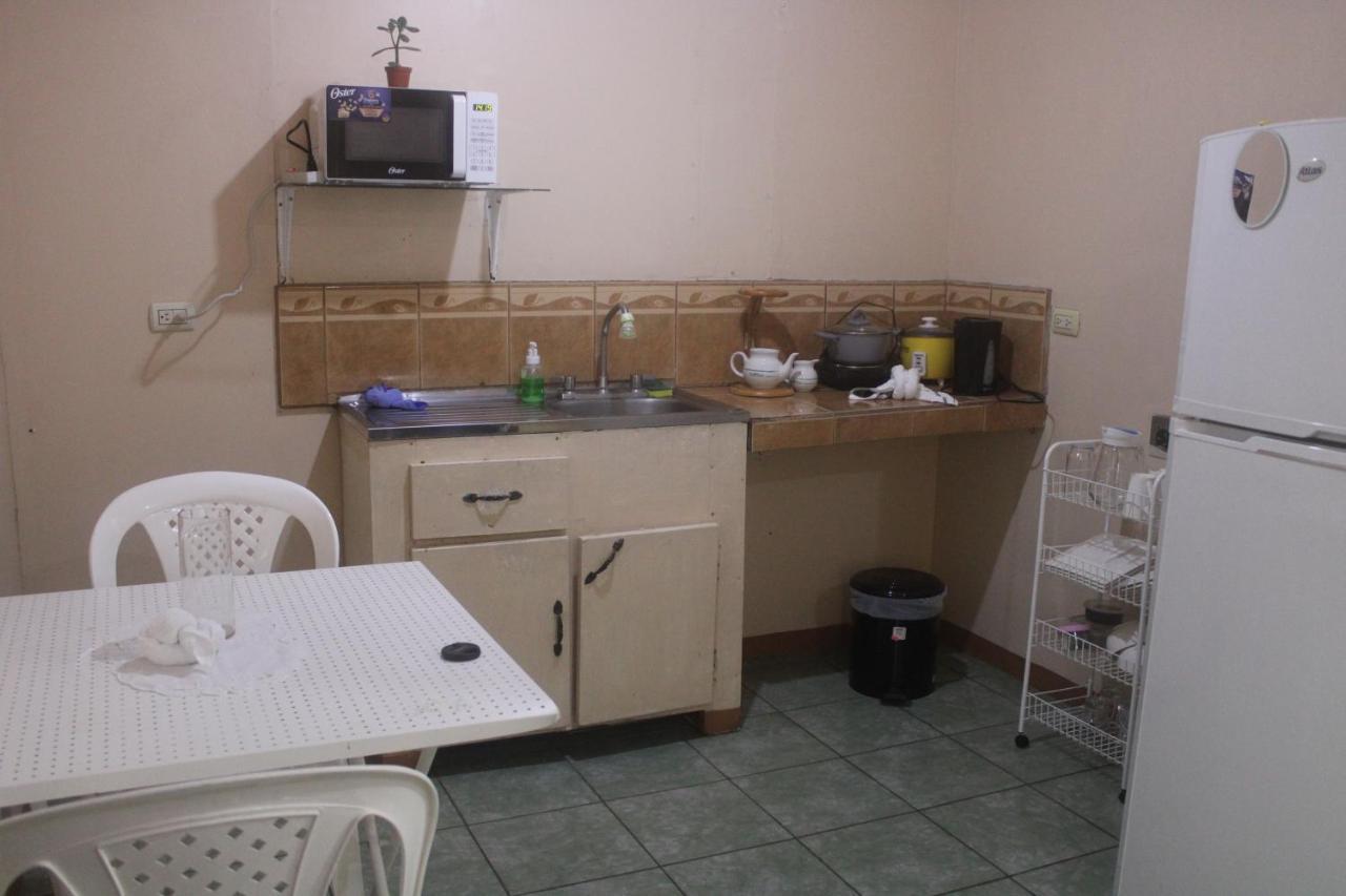 Apartamentos Mary Quesada (Alajuela) Exterior foto